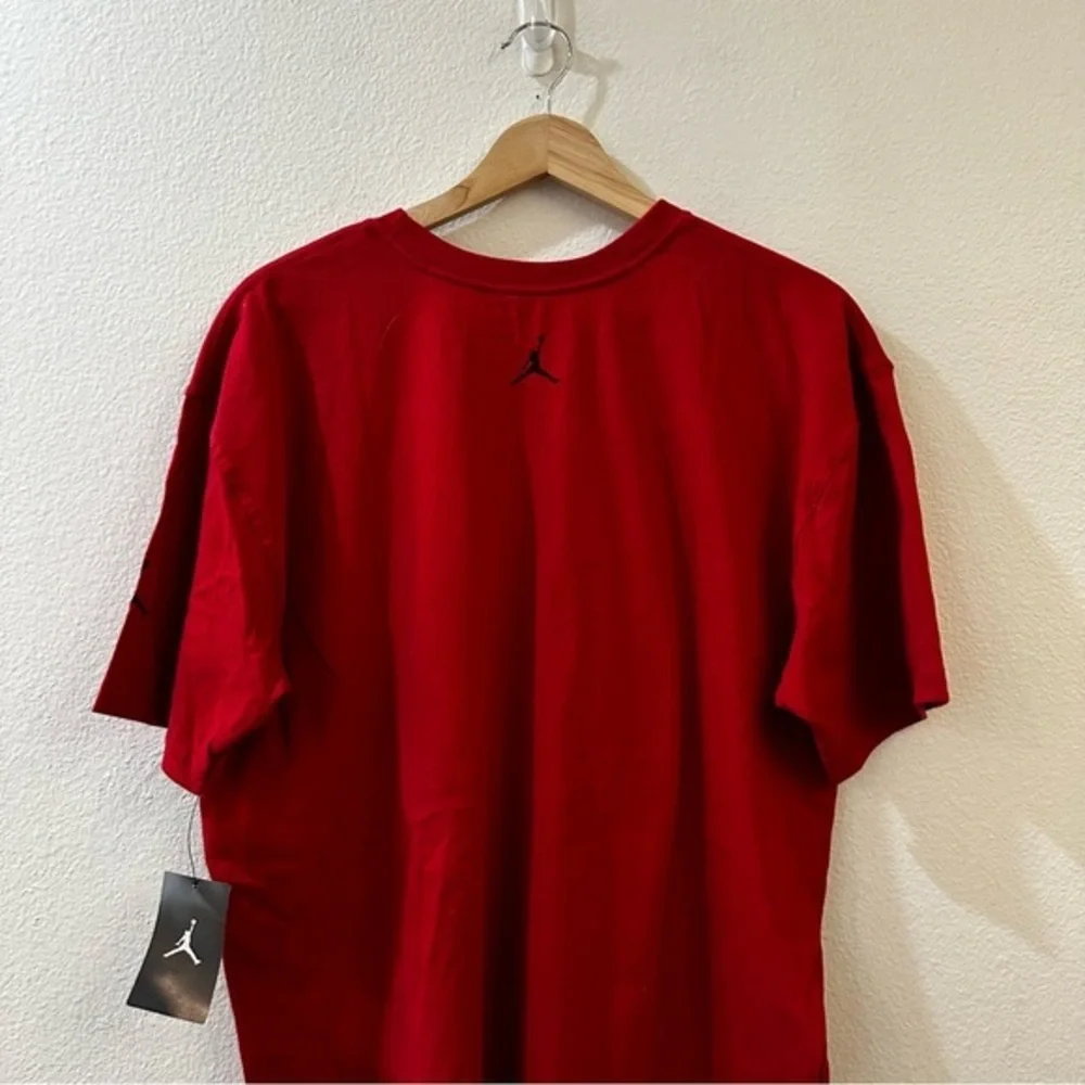 Nike Air Jordan Men's Short Sleeve Crew Neck‎ Size Large Red NWT